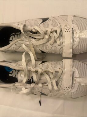 Nike Men's White Athletic Training Sneakers with Strap